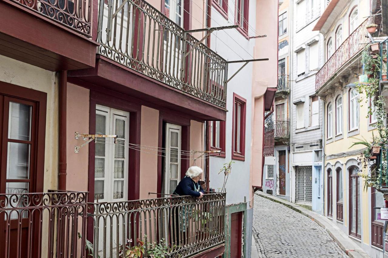 Loios 1Br Flat Downtown By Lovelystay Porto Exterior photo