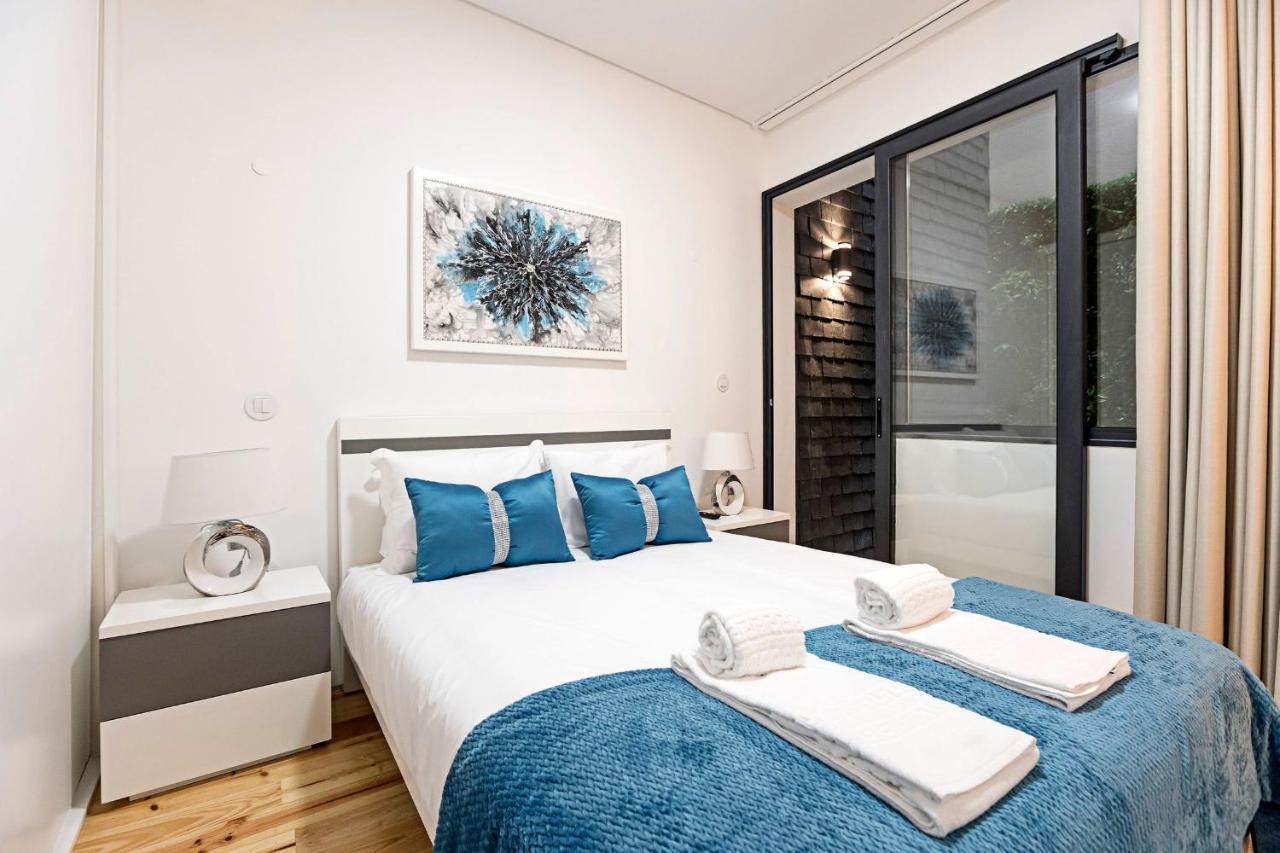 Loios 1Br Flat Downtown By Lovelystay Porto Exterior photo