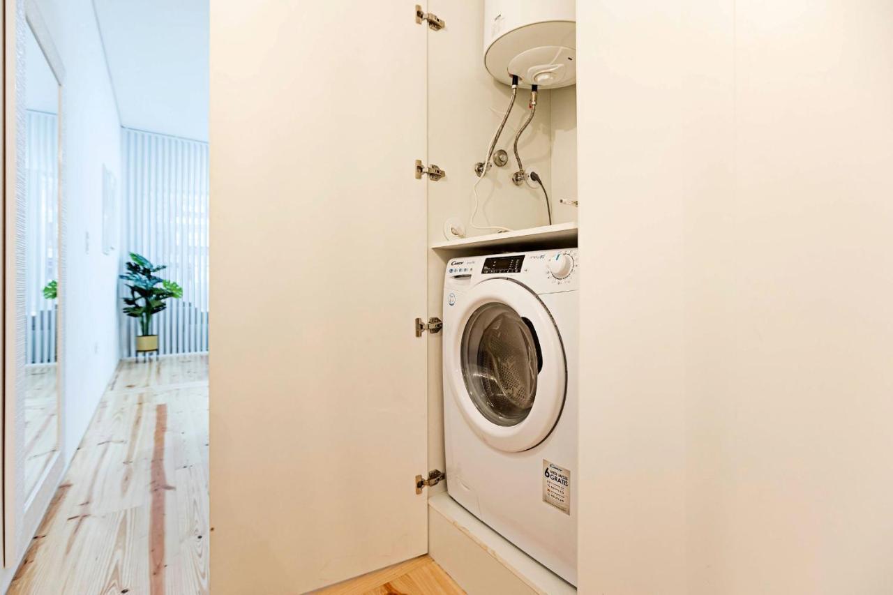 Loios 1Br Flat Downtown By Lovelystay Porto Exterior photo